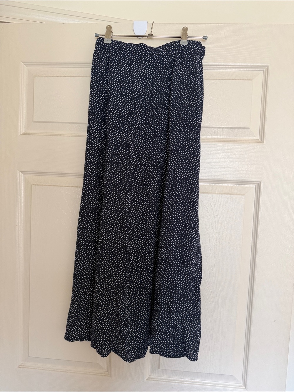 Casual Corner navy and white speckled skirt